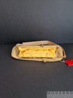 Moderna ženska tašna Chik Žuta, sa mrežastim radom i zlatnim detaljima otvorena - za nošenje na ramenu ili pod rukom