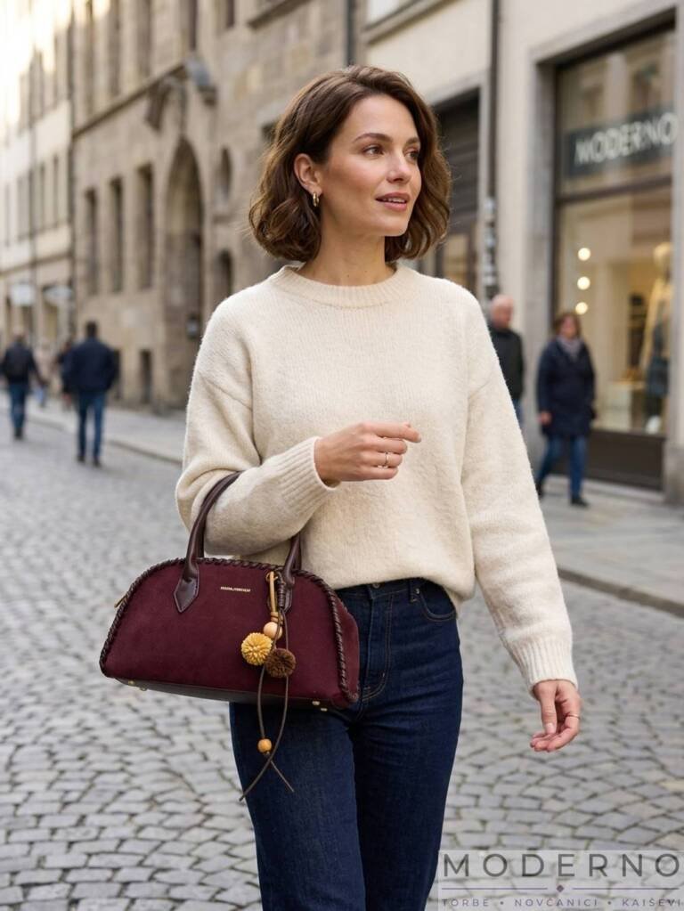 Model nosi bordo torbu Olivija